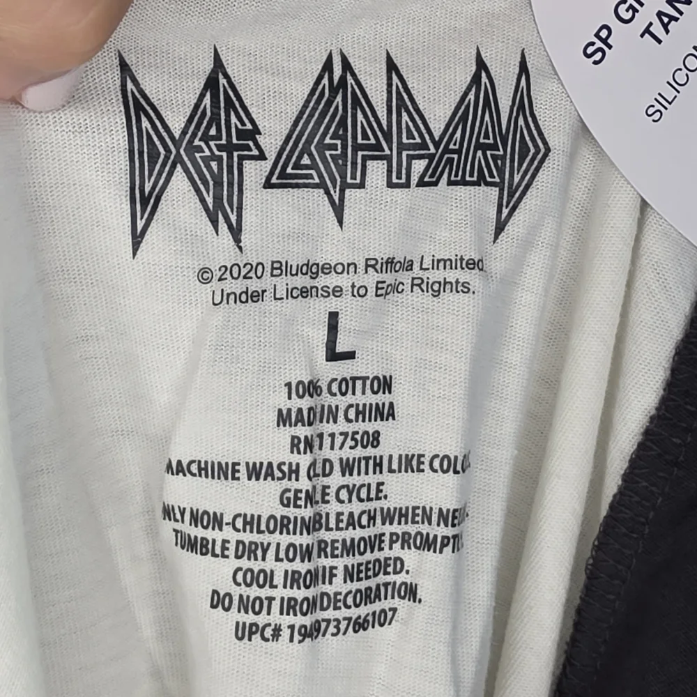Scoop Def Leopard Graphic Tee Shirt Sleeveless Crew Neck Black Cream White L - Picture 6 of 7